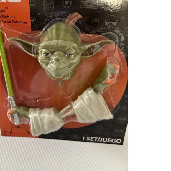 Disney Star Wars Yoda Halloween Pumpkin Push In Cake Top Decoration - Picture 2 of 3